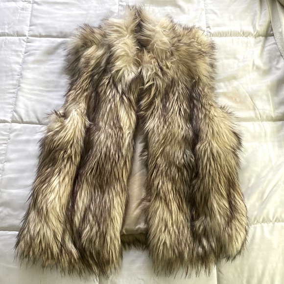 Faux Fur Vest/Sleeveless Jacket - Picture 1 of 5